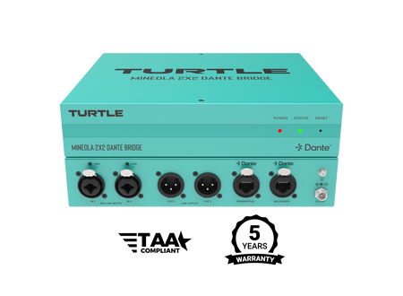 Turquoise audioapparaatdoos met 'Turtle'-logo en certificeringslogo's op een witte achtergrond
