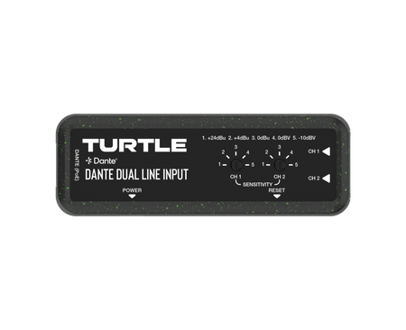 Turtle Dante Dual Line Input-apparaat op een witte achtergrond