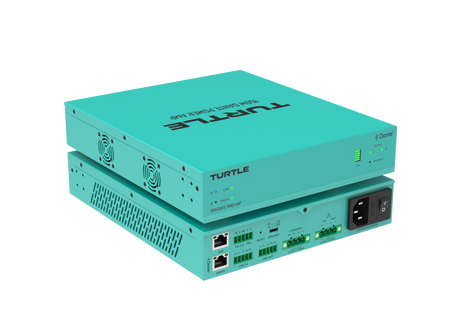 Turquoise elektronisch apparaat met het merk 'Turtle' op een witte achtergrond