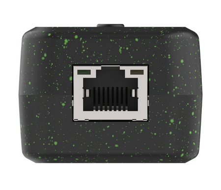 Zwarte elektronische module met groene spikkels en een Ethernet-poort op een witte achtergrond