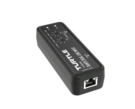 Zwarte audio-interface met 'Turtle'-logo op een witte achtergrond